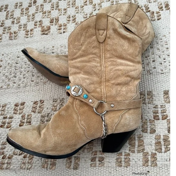 Dingo Tan Suede Western Tan Beaded Booties Size 7 Leather Upper - Picture 4 of 8